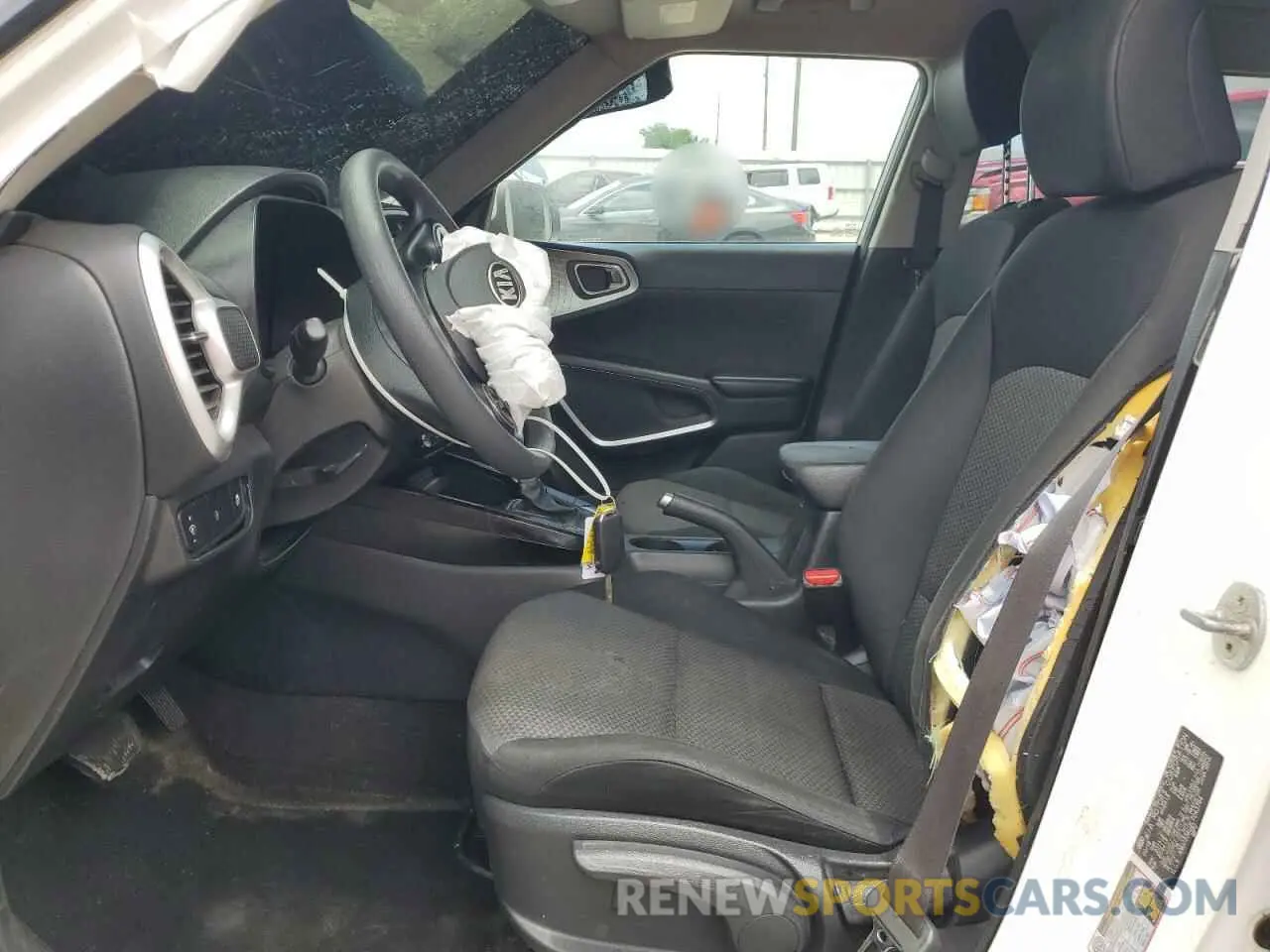 7 Photograph of a damaged car KNDJ23AU2L7043784 KIA SOUL 2020