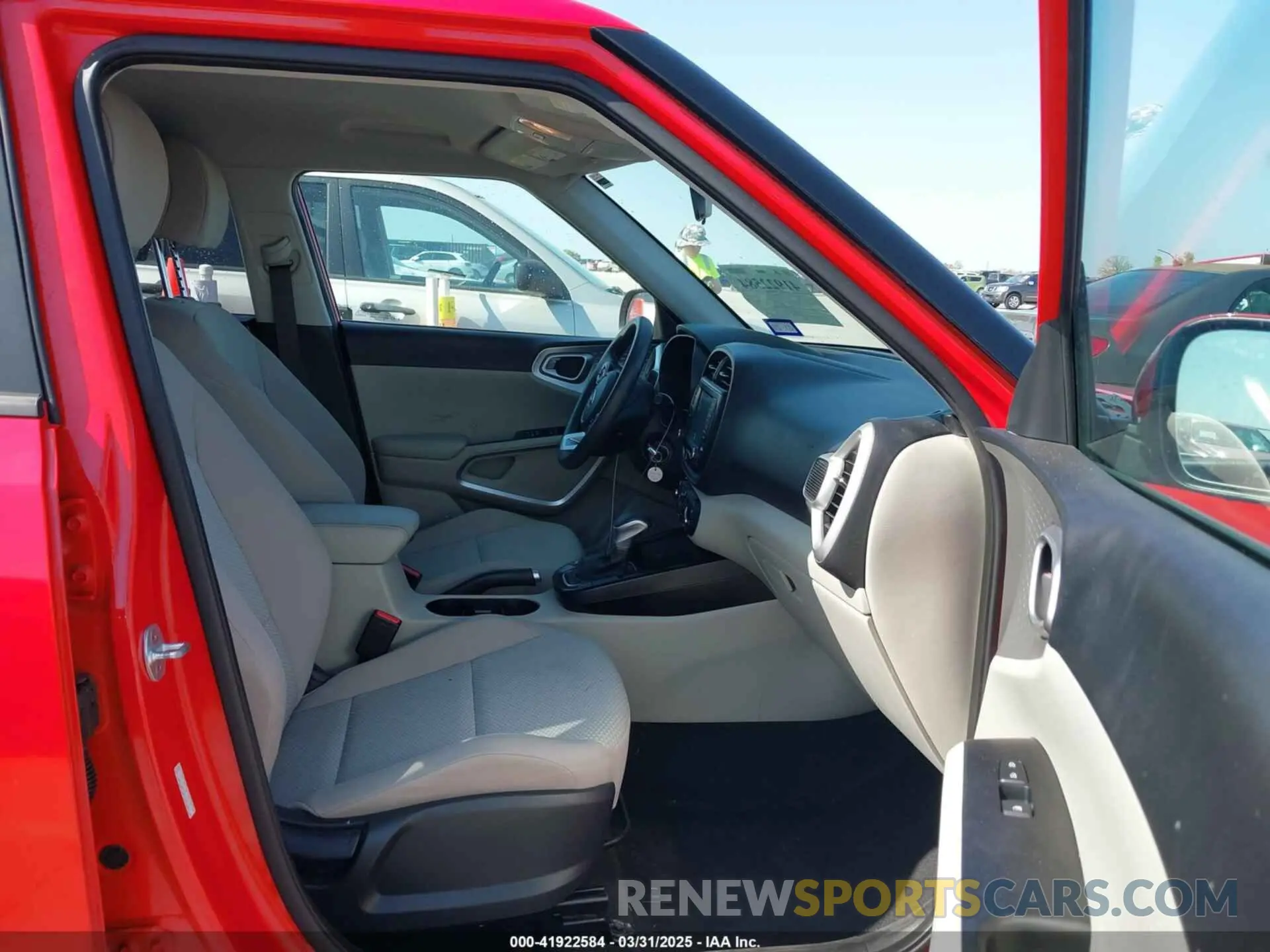 5 Photograph of a damaged car KNDJ23AU2L7045017 KIA SOUL 2020