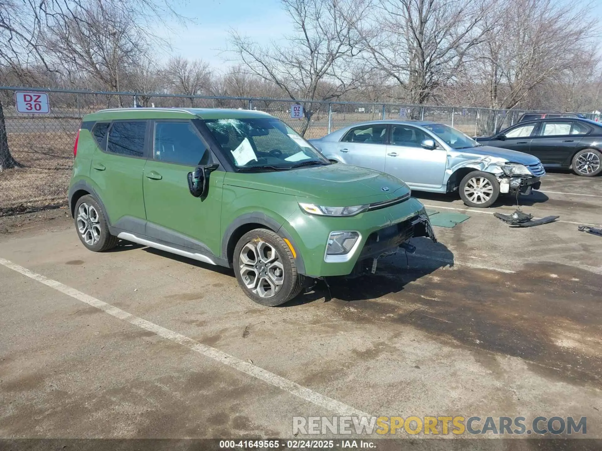 1 Photograph of a damaged car KNDJ23AU2L7045440 KIA SOUL 2020