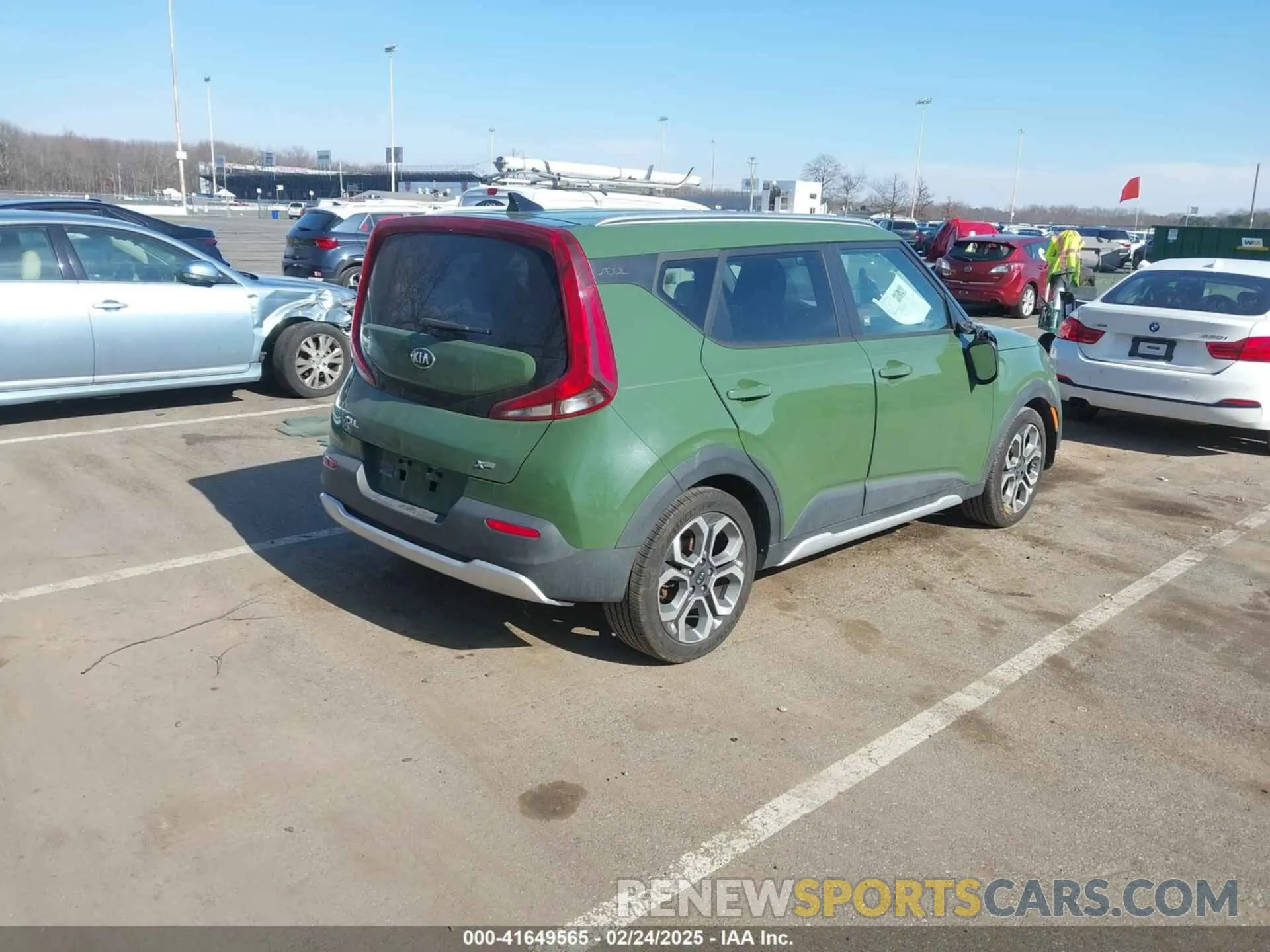 4 Photograph of a damaged car KNDJ23AU2L7045440 KIA SOUL 2020