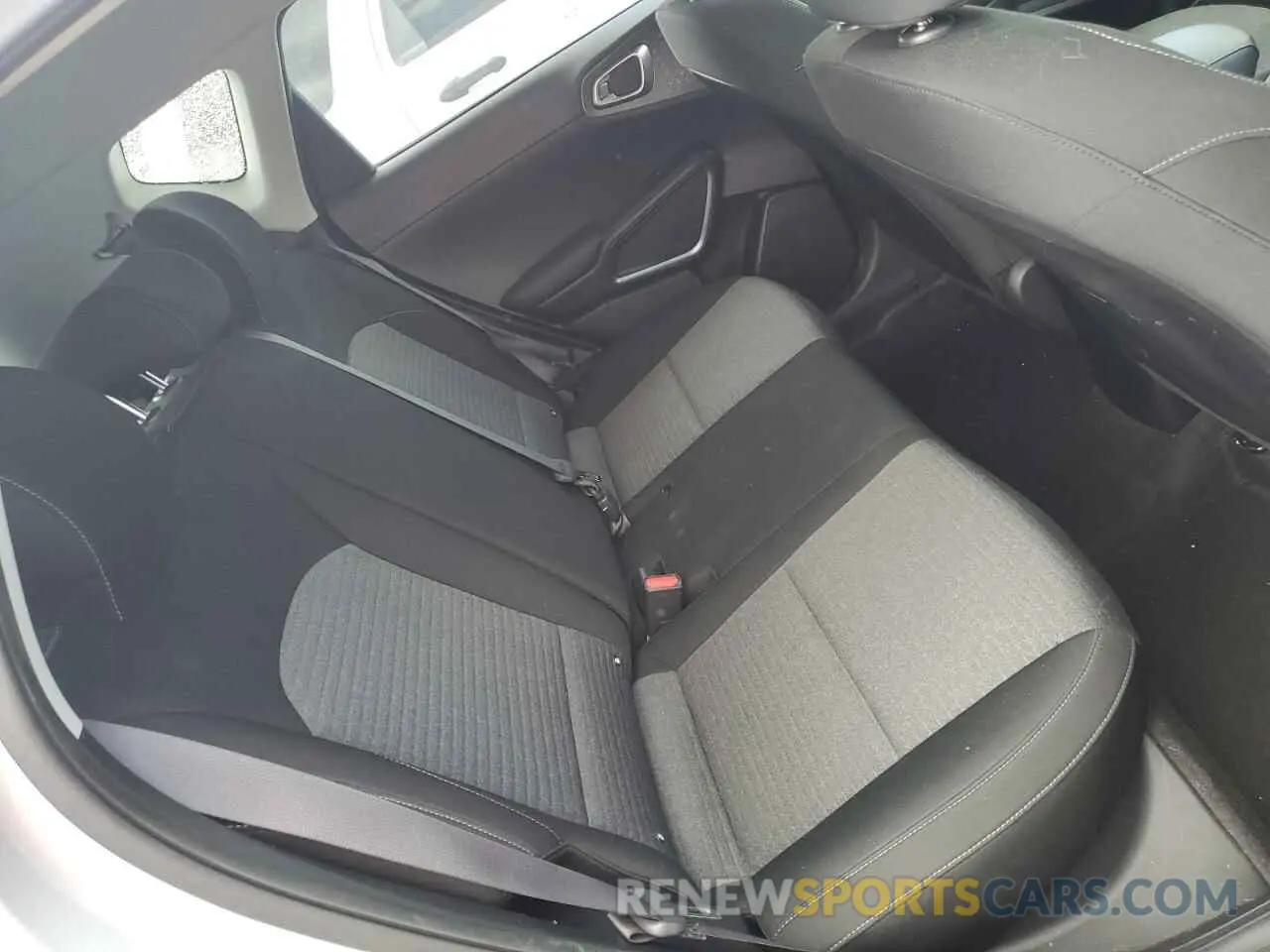 10 Photograph of a damaged car KNDJ23AU2L7056311 KIA SOUL 2020