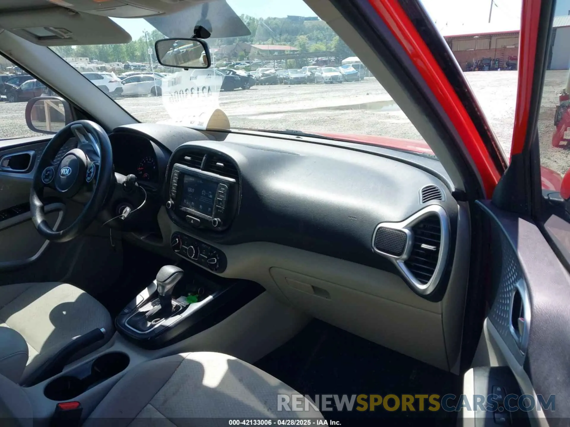 5 Photograph of a damaged car KNDJ23AU2L7068359 KIA SOUL 2020