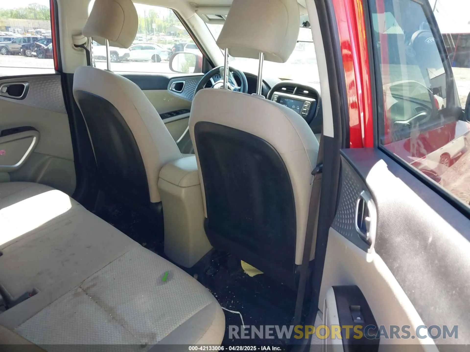 8 Photograph of a damaged car KNDJ23AU2L7068359 KIA SOUL 2020