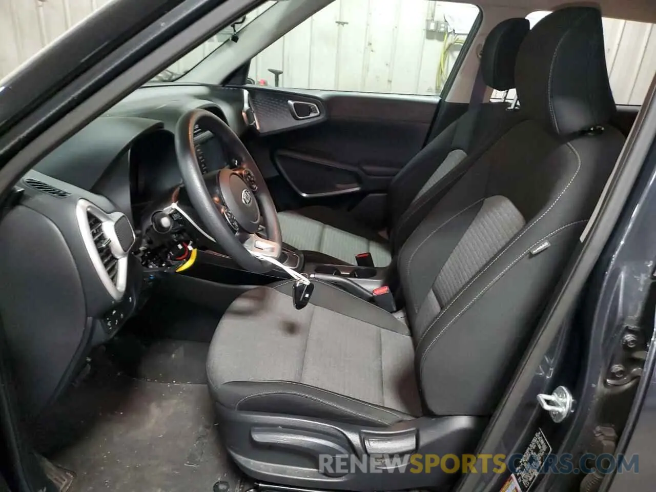 7 Photograph of a damaged car KNDJ23AU2L7098283 KIA SOUL 2020