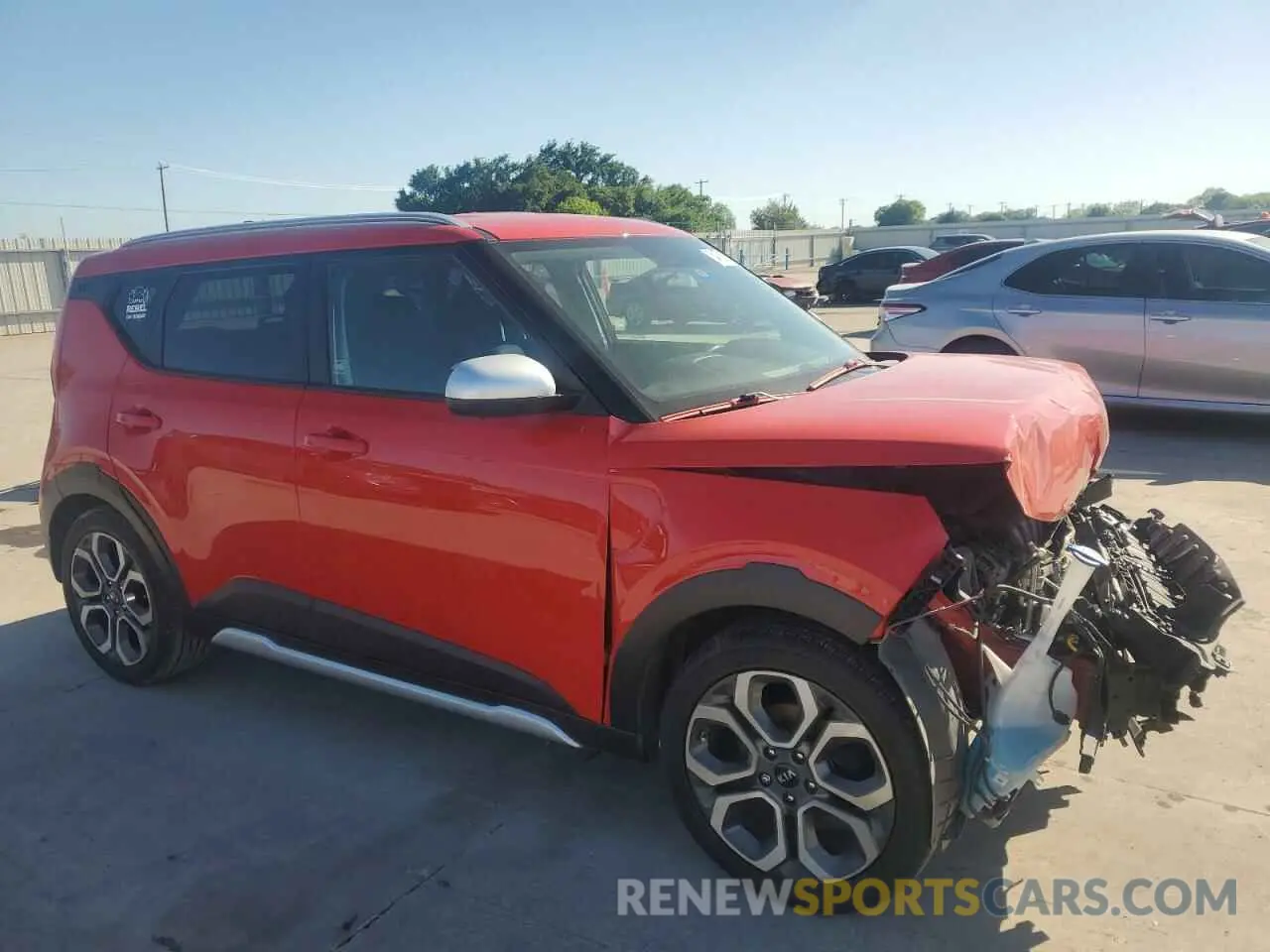 4 Photograph of a damaged car KNDJ23AU2L7706142 KIA SOUL 2020