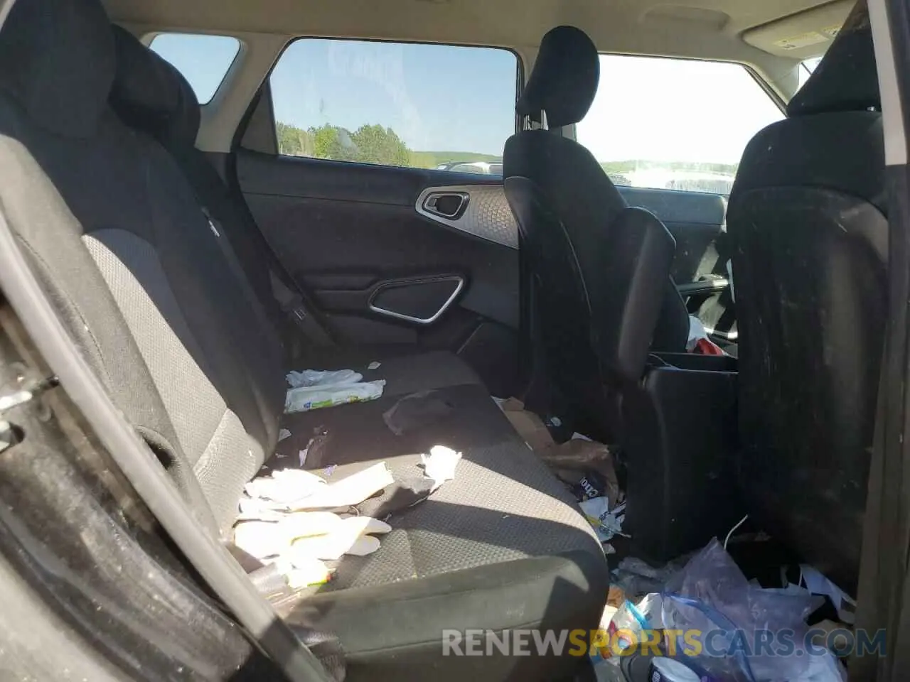 11 Photograph of a damaged car KNDJ23AU2L7712541 KIA SOUL 2020