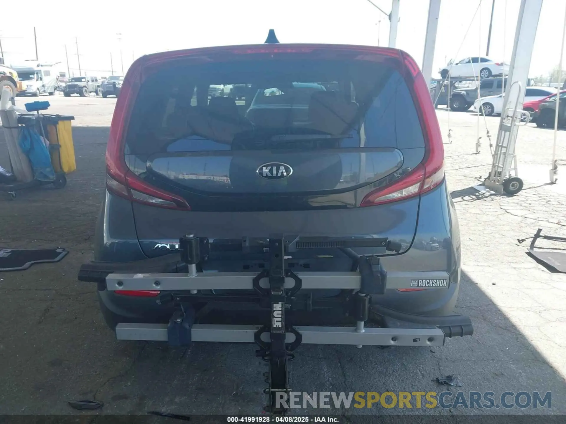 16 Photograph of a damaged car KNDJ23AU2L7715620 KIA SOUL 2020