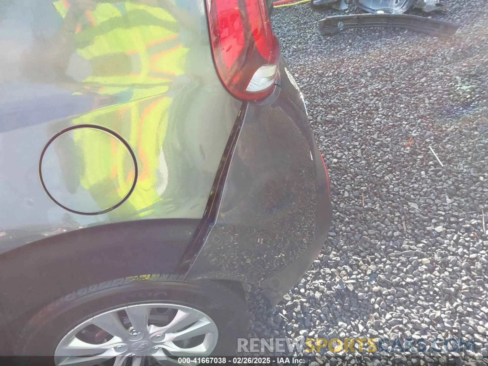 18 Photograph of a damaged car KNDJ23AU2L7716198 KIA SOUL 2020