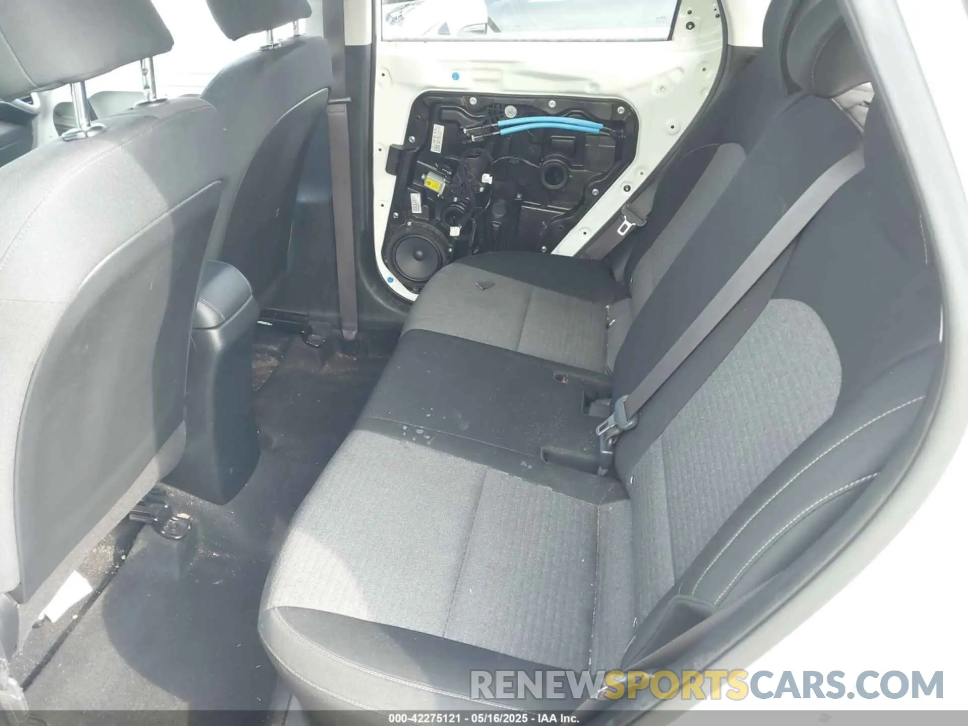 8 Photograph of a damaged car KNDJ23AU2L7735687 KIA SOUL 2020