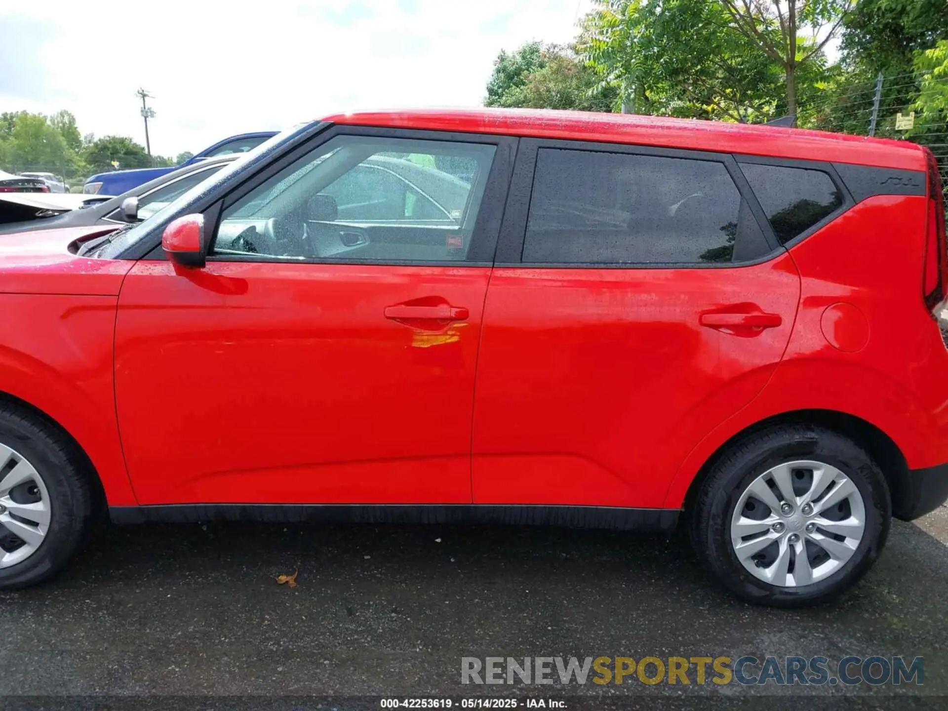 14 Photograph of a damaged car KNDJ23AU3L7002094 KIA SOUL 2020