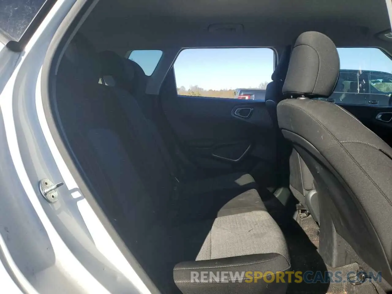 10 Photograph of a damaged car KNDJ23AU3L7006971 KIA SOUL 2020