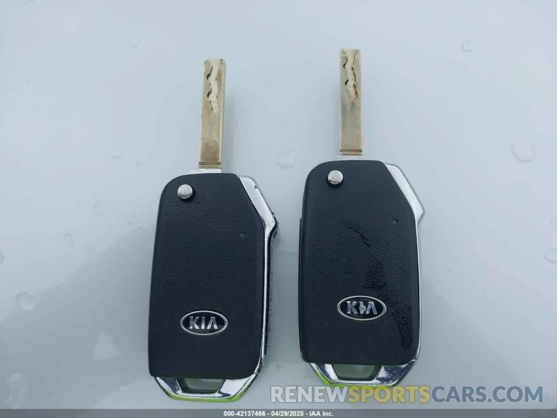 11 Photograph of a damaged car KNDJ23AU3L7009028 KIA SOUL 2020