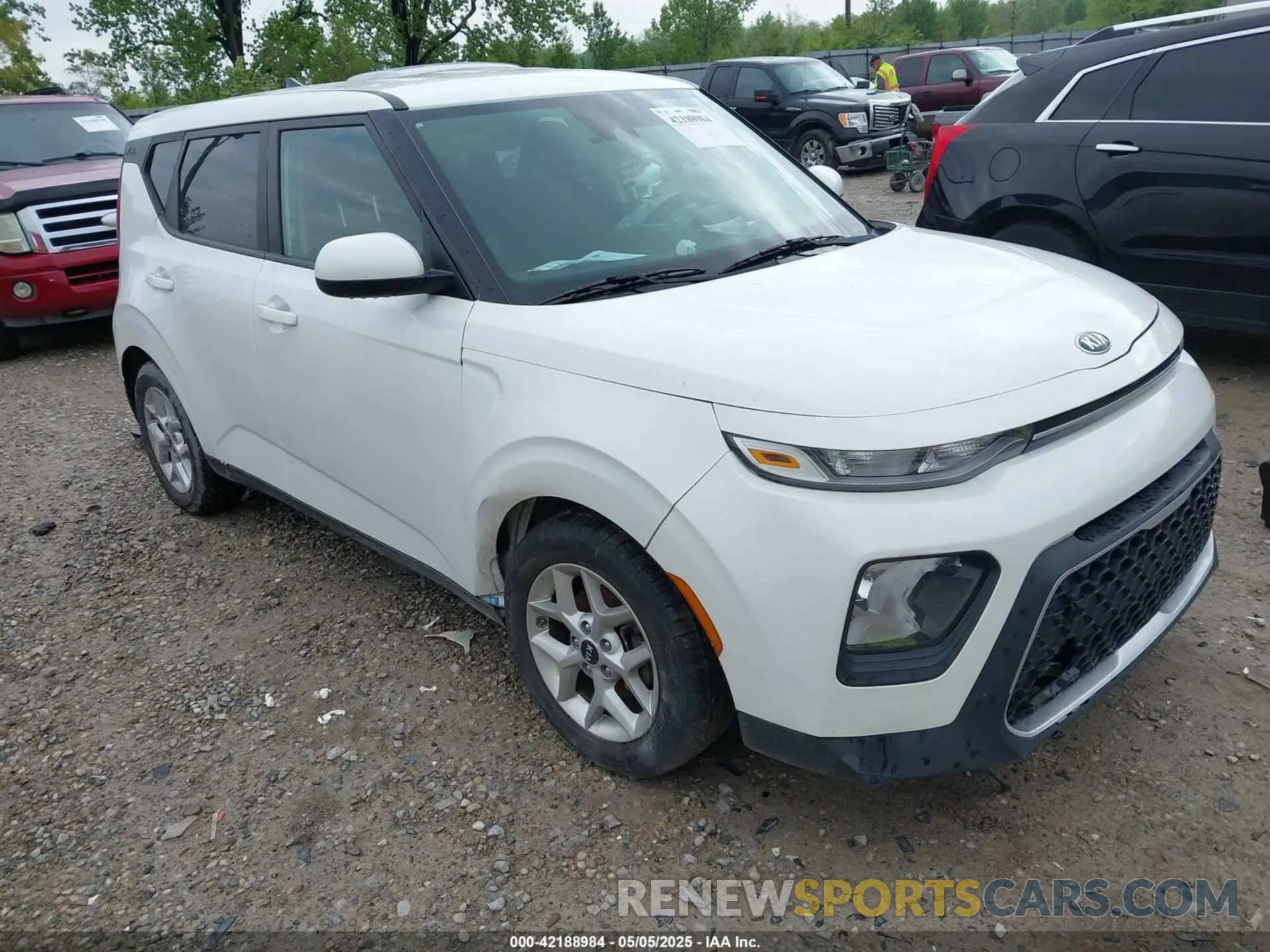 1 Photograph of a damaged car KNDJ23AU3L7017808 KIA SOUL 2020