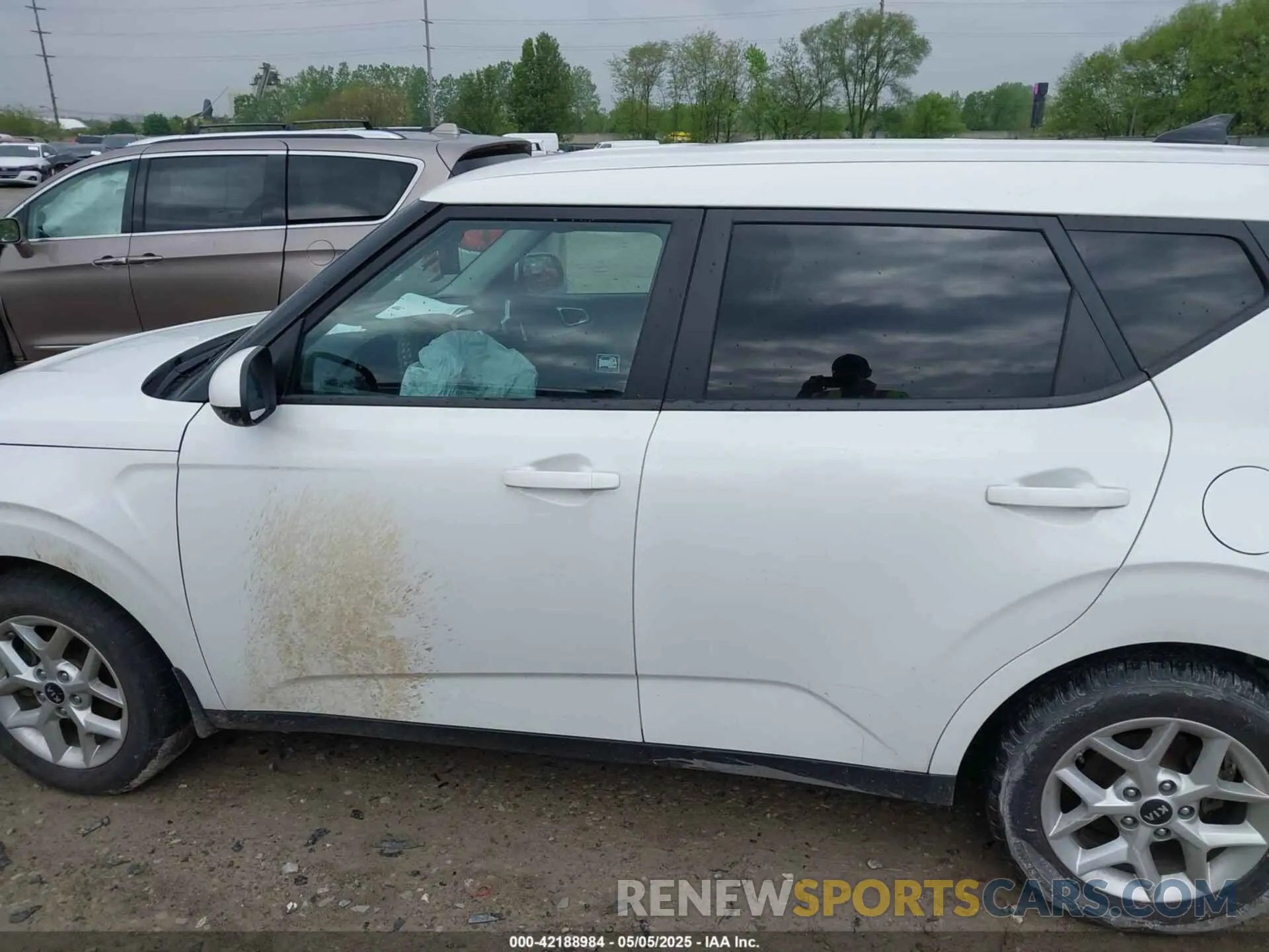 15 Photograph of a damaged car KNDJ23AU3L7017808 KIA SOUL 2020