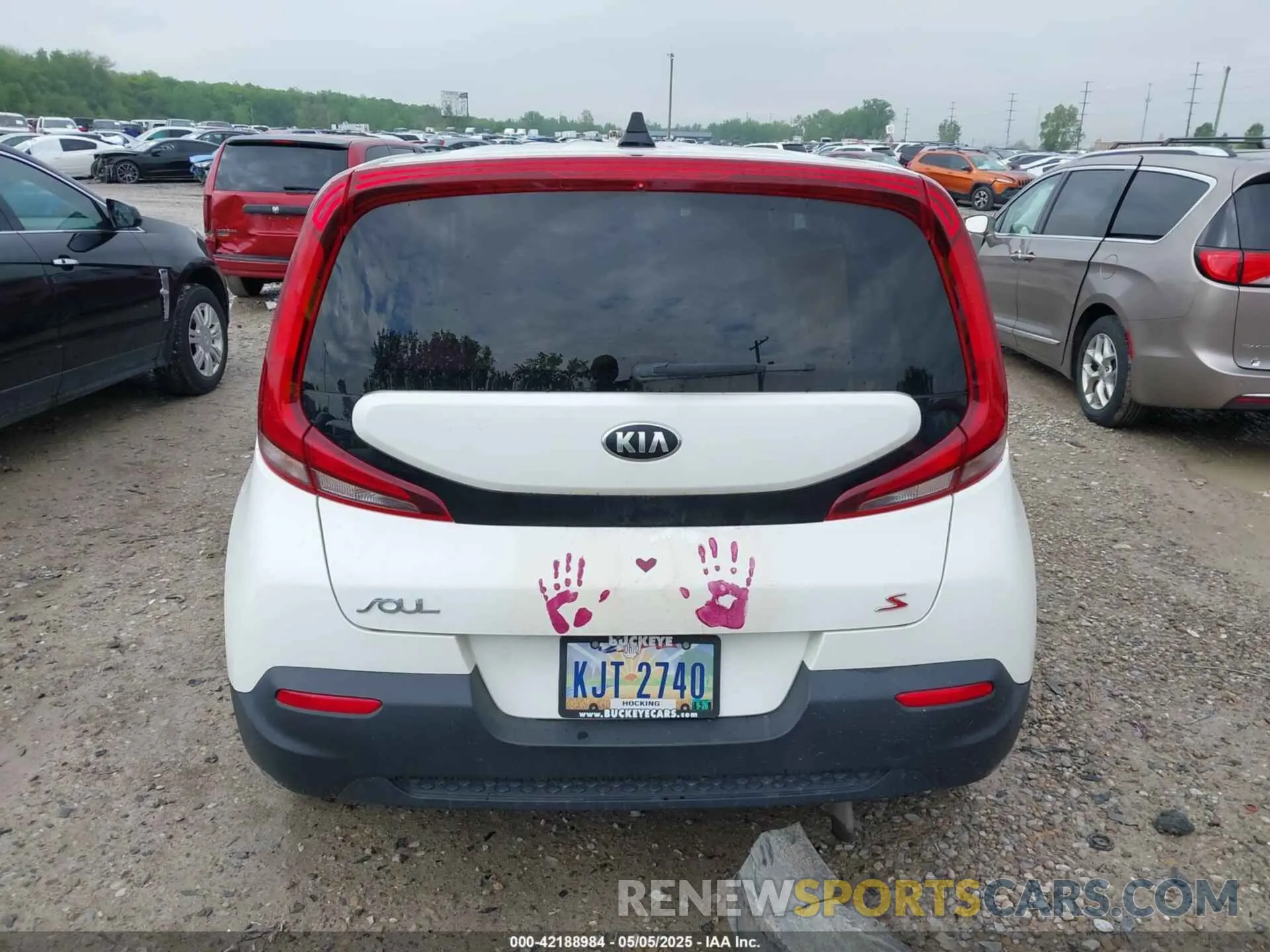 17 Photograph of a damaged car KNDJ23AU3L7017808 KIA SOUL 2020