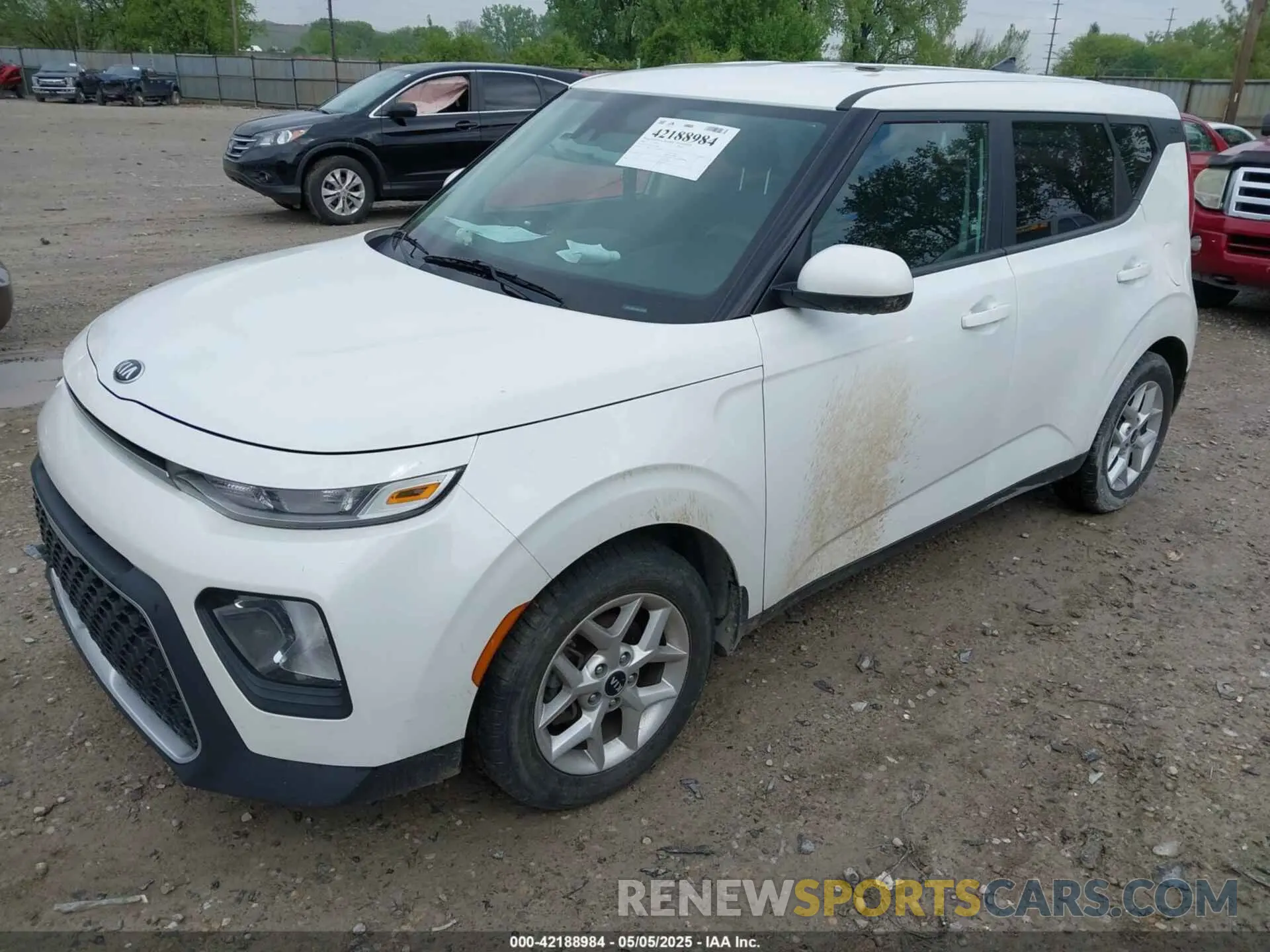 2 Photograph of a damaged car KNDJ23AU3L7017808 KIA SOUL 2020