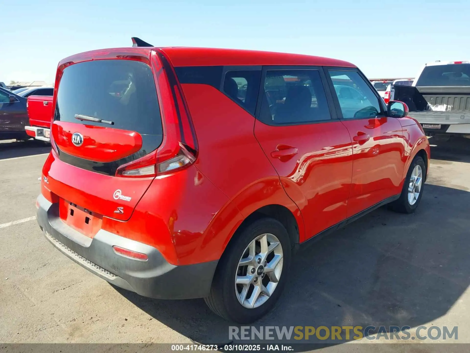 4 Photograph of a damaged car KNDJ23AU3L7025665 KIA SOUL 2020