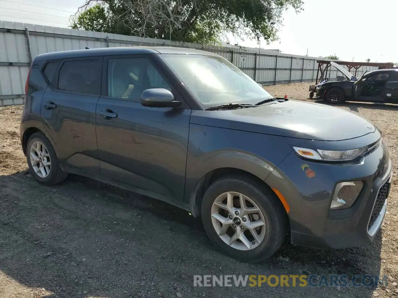 4 Photograph of a damaged car KNDJ23AU3L7027013 KIA SOUL 2020