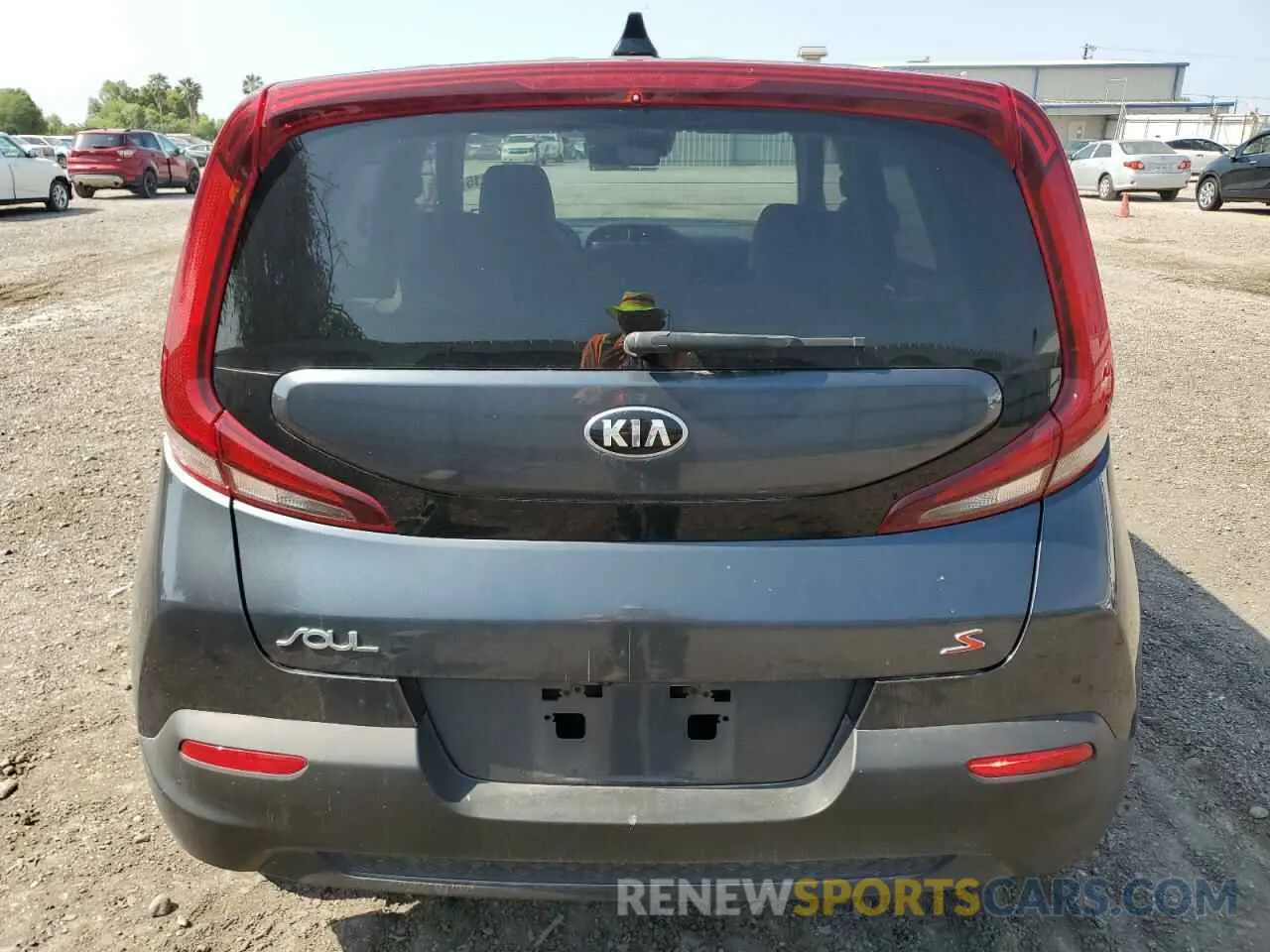 6 Photograph of a damaged car KNDJ23AU3L7027013 KIA SOUL 2020
