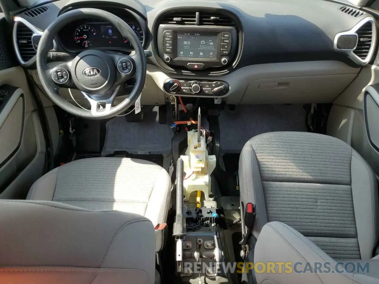 8 Photograph of a damaged car KNDJ23AU3L7027013 KIA SOUL 2020