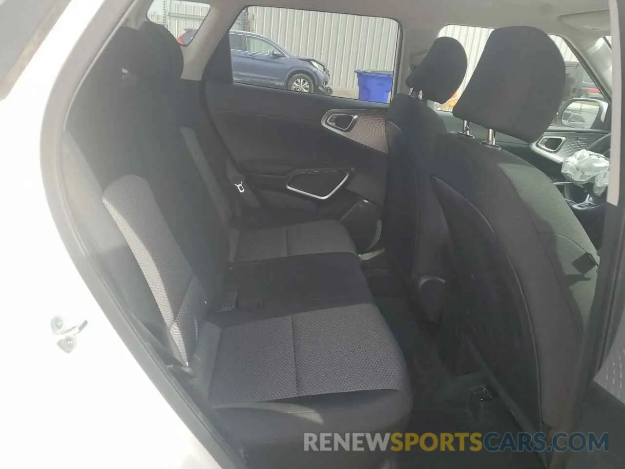 10 Photograph of a damaged car KNDJ23AU3L7048475 KIA SOUL 2020