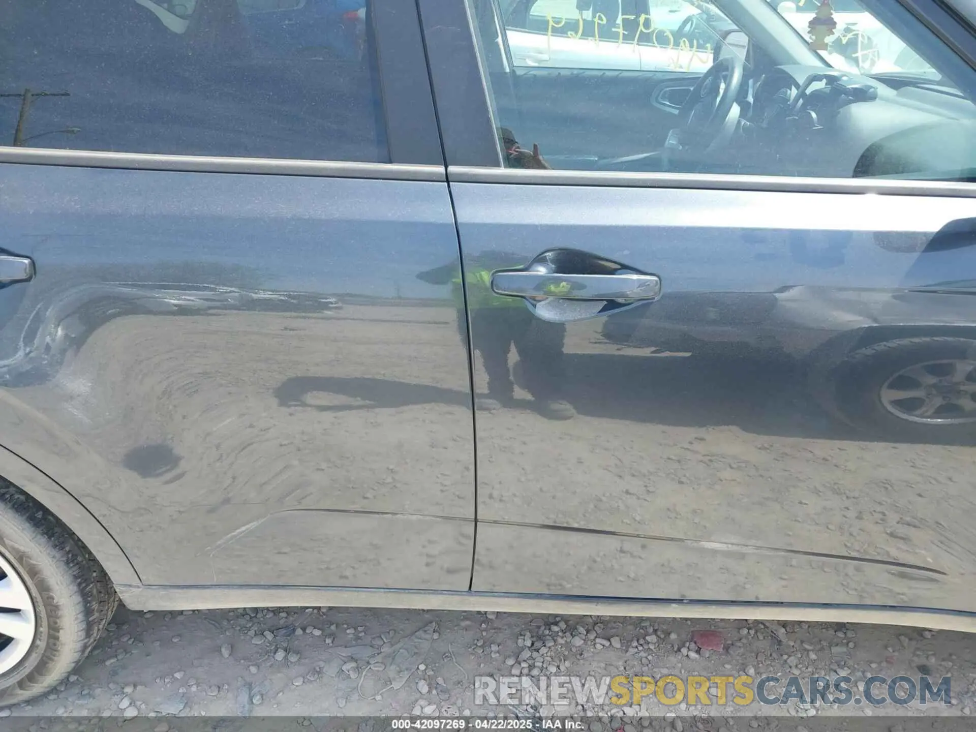13 Photograph of a damaged car KNDJ23AU3L7057015 KIA SOUL 2020