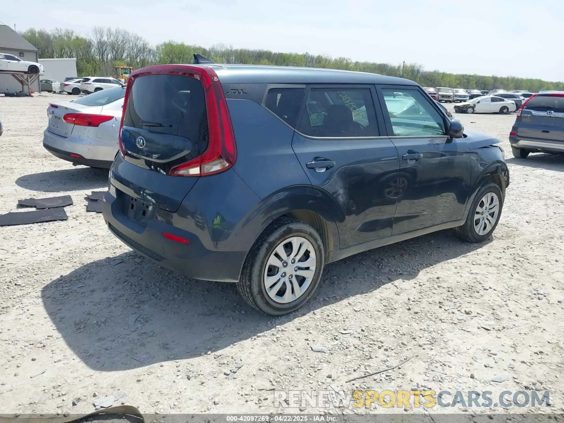 4 Photograph of a damaged car KNDJ23AU3L7057015 KIA SOUL 2020