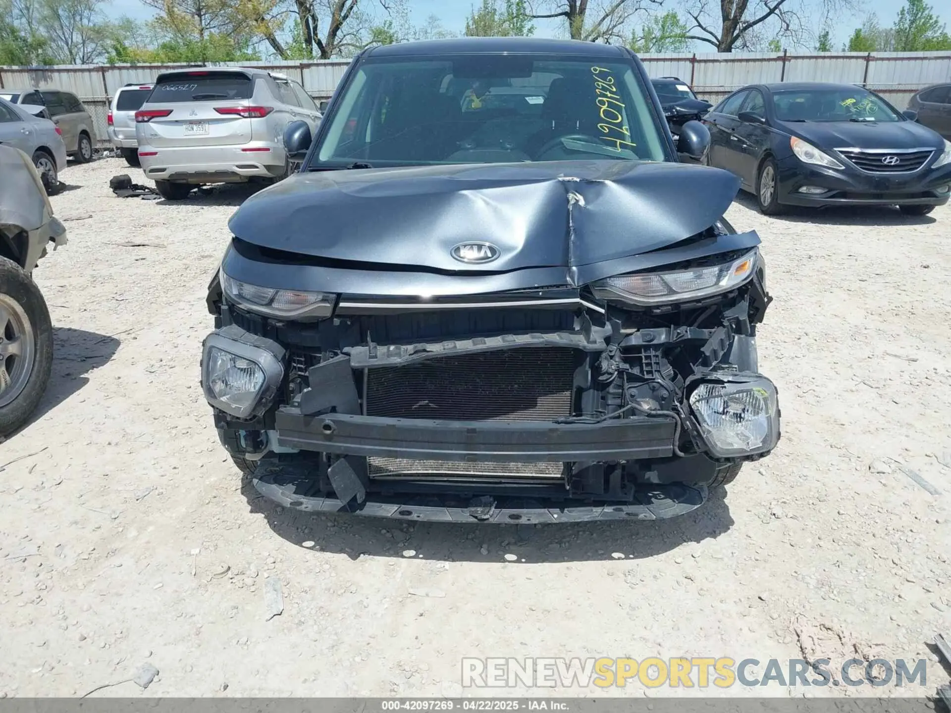 6 Photograph of a damaged car KNDJ23AU3L7057015 KIA SOUL 2020