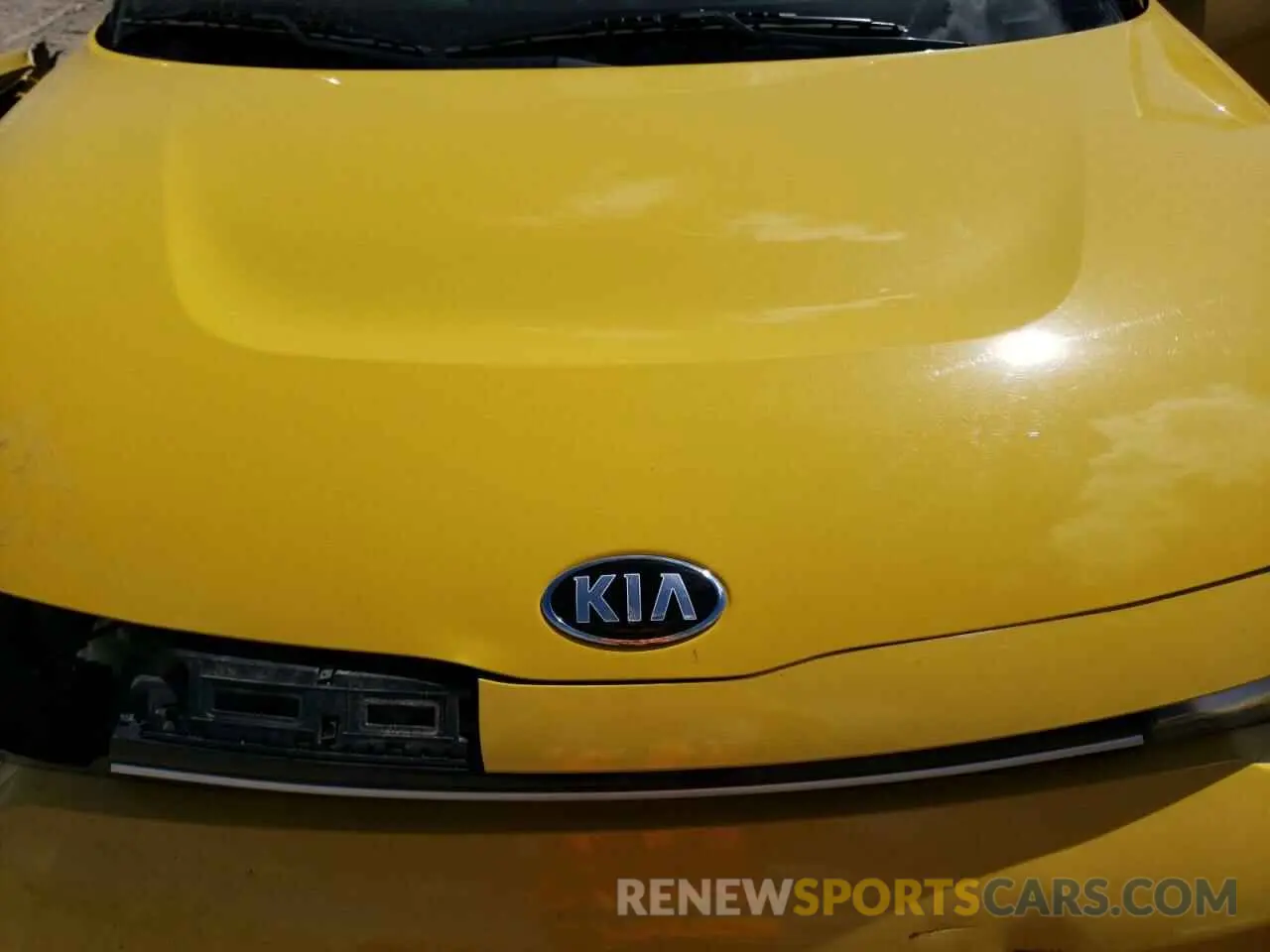 12 Photograph of a damaged car KNDJ23AU3L7067818 KIA SOUL 2020