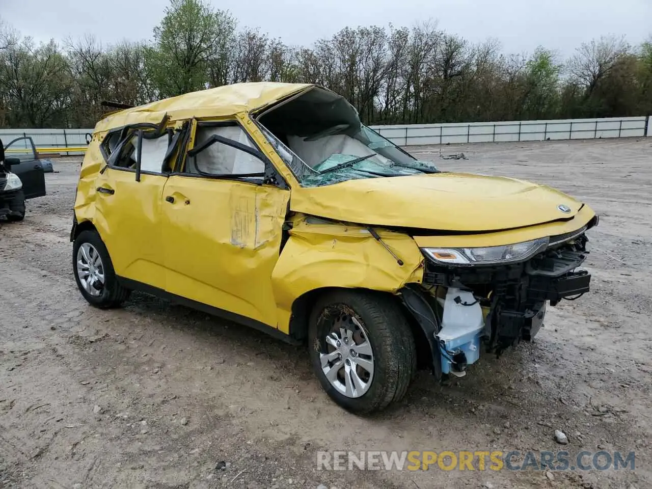 4 Photograph of a damaged car KNDJ23AU3L7099622 KIA SOUL 2020