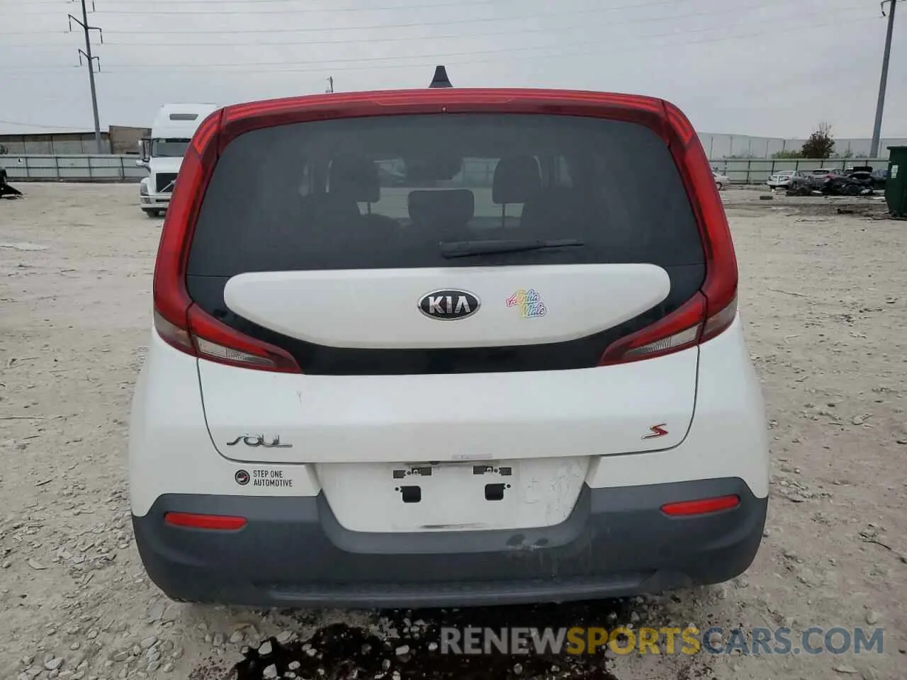 6 Photograph of a damaged car KNDJ23AU3L7707915 KIA SOUL 2020