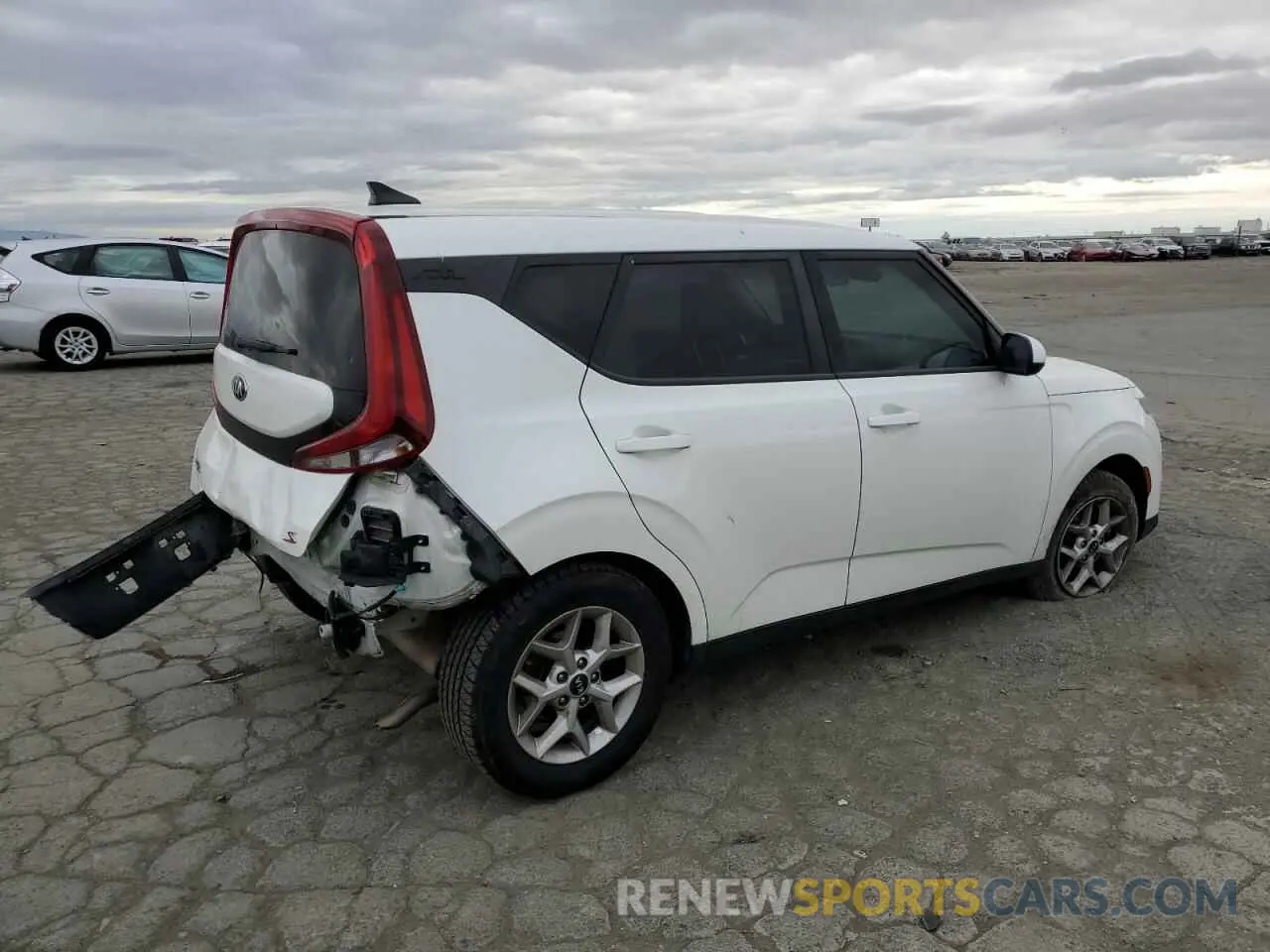 3 Photograph of a damaged car KNDJ23AU3L7714685 KIA SOUL 2020