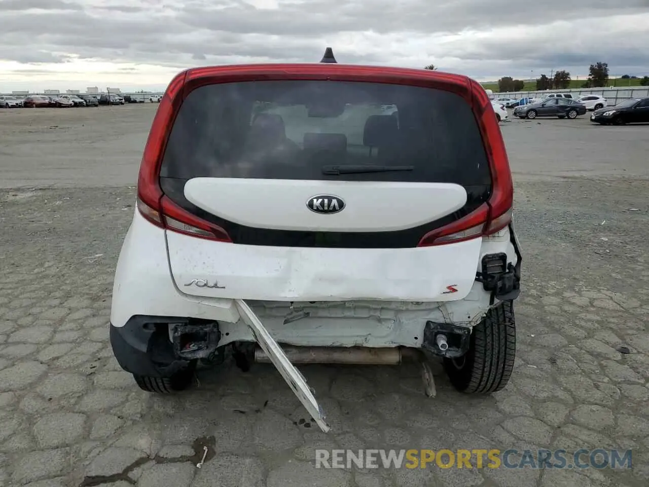 6 Photograph of a damaged car KNDJ23AU3L7714685 KIA SOUL 2020