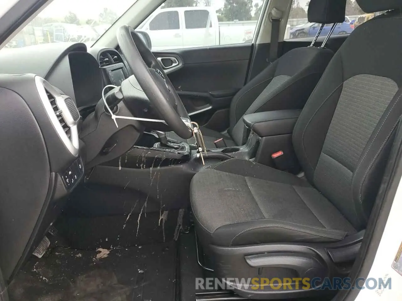 7 Photograph of a damaged car KNDJ23AU3L7714685 KIA SOUL 2020