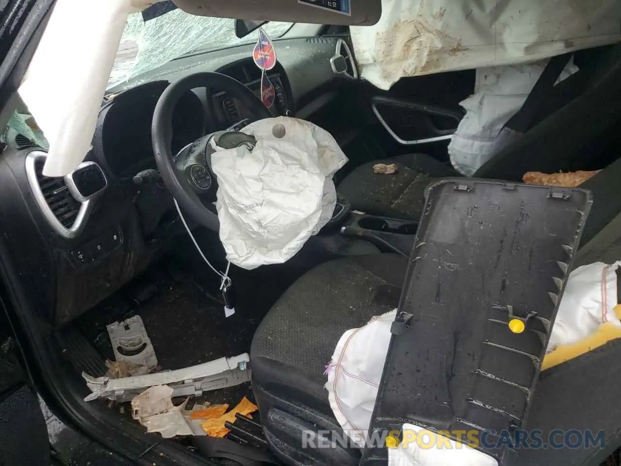 7 Photograph of a damaged car KNDJ23AU3L7726805 KIA SOUL 2020