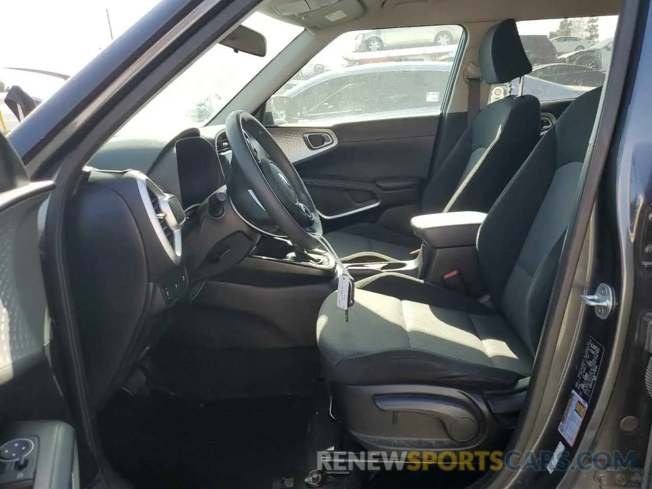 7 Photograph of a damaged car KNDJ23AU3L7730188 KIA SOUL 2020