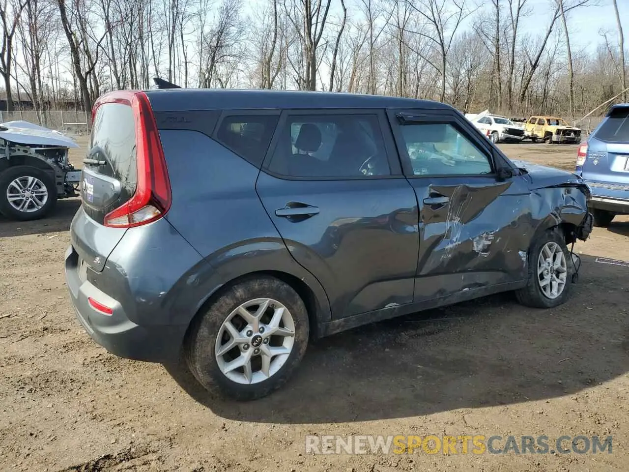 3 Photograph of a damaged car KNDJ23AU4L7003965 KIA SOUL 2020