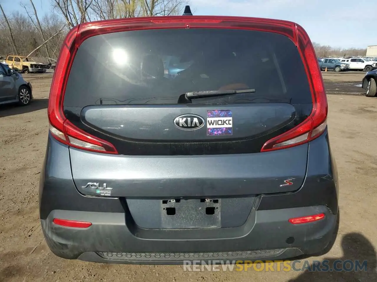 6 Photograph of a damaged car KNDJ23AU4L7003965 KIA SOUL 2020