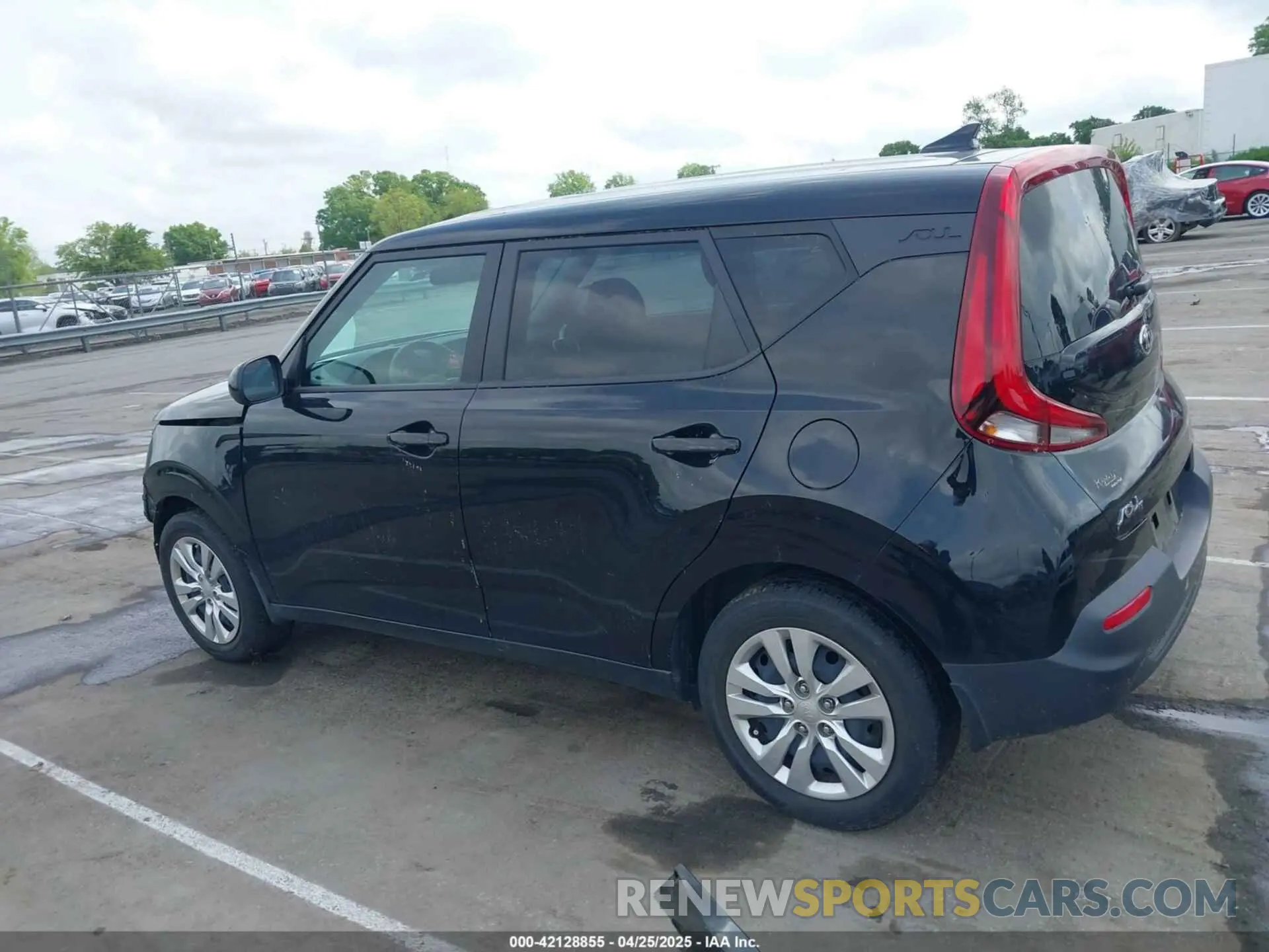 15 Photograph of a damaged car KNDJ23AU4L7004095 KIA SOUL 2020