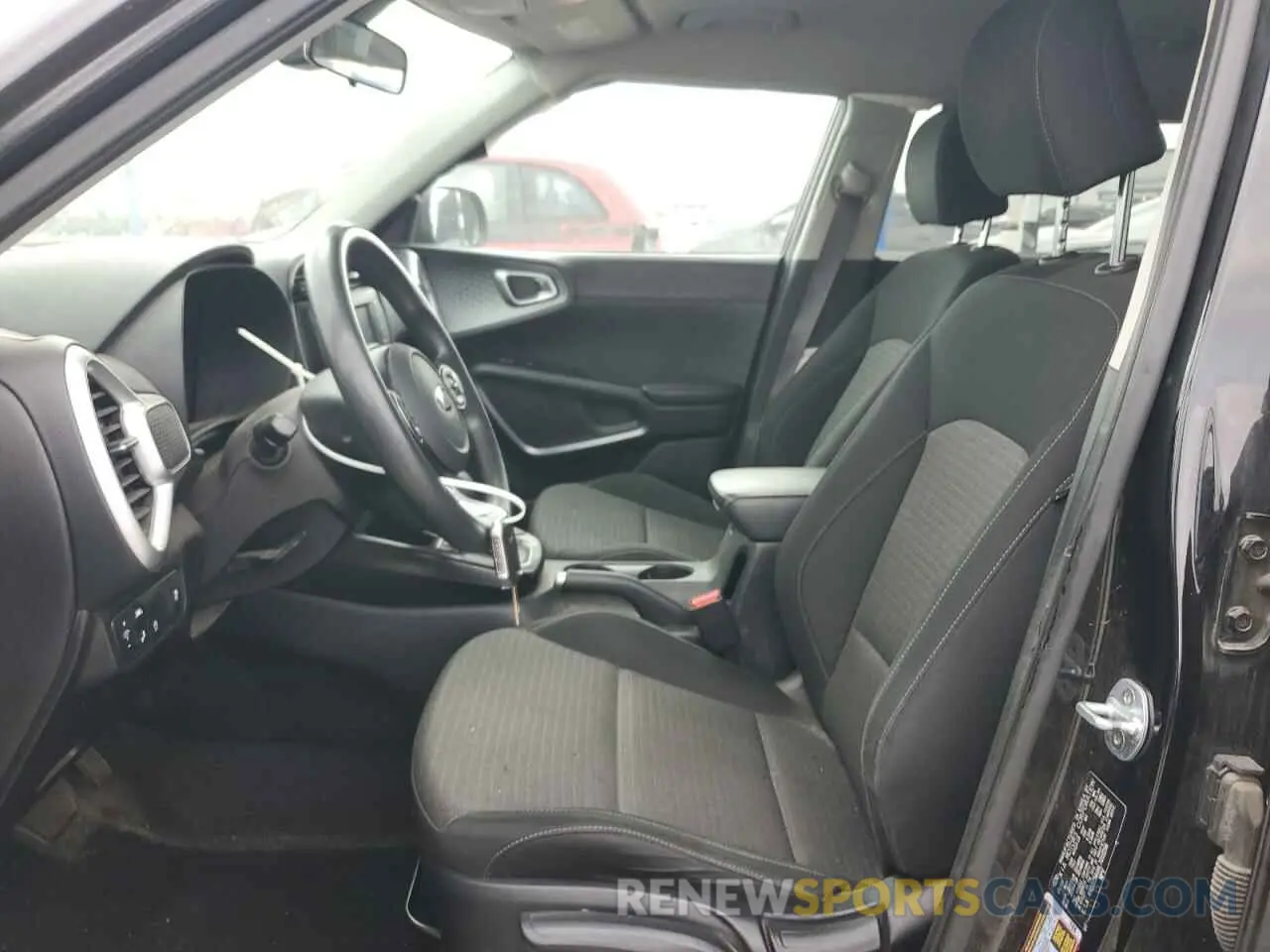 7 Photograph of a damaged car KNDJ23AU4L7013296 KIA SOUL 2020