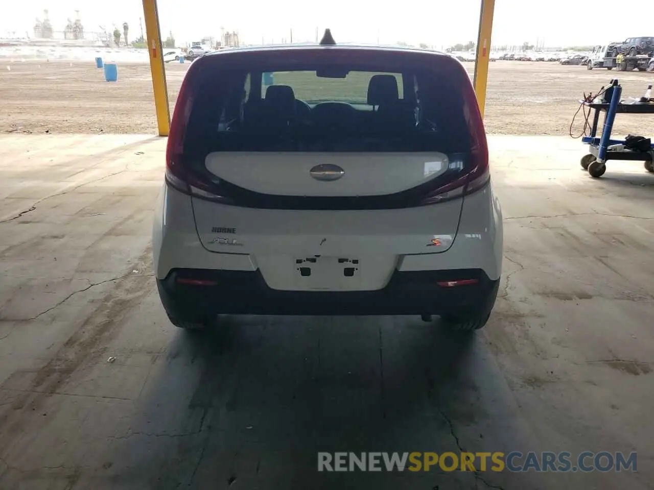 6 Photograph of a damaged car KNDJ23AU4L7014769 KIA SOUL 2020