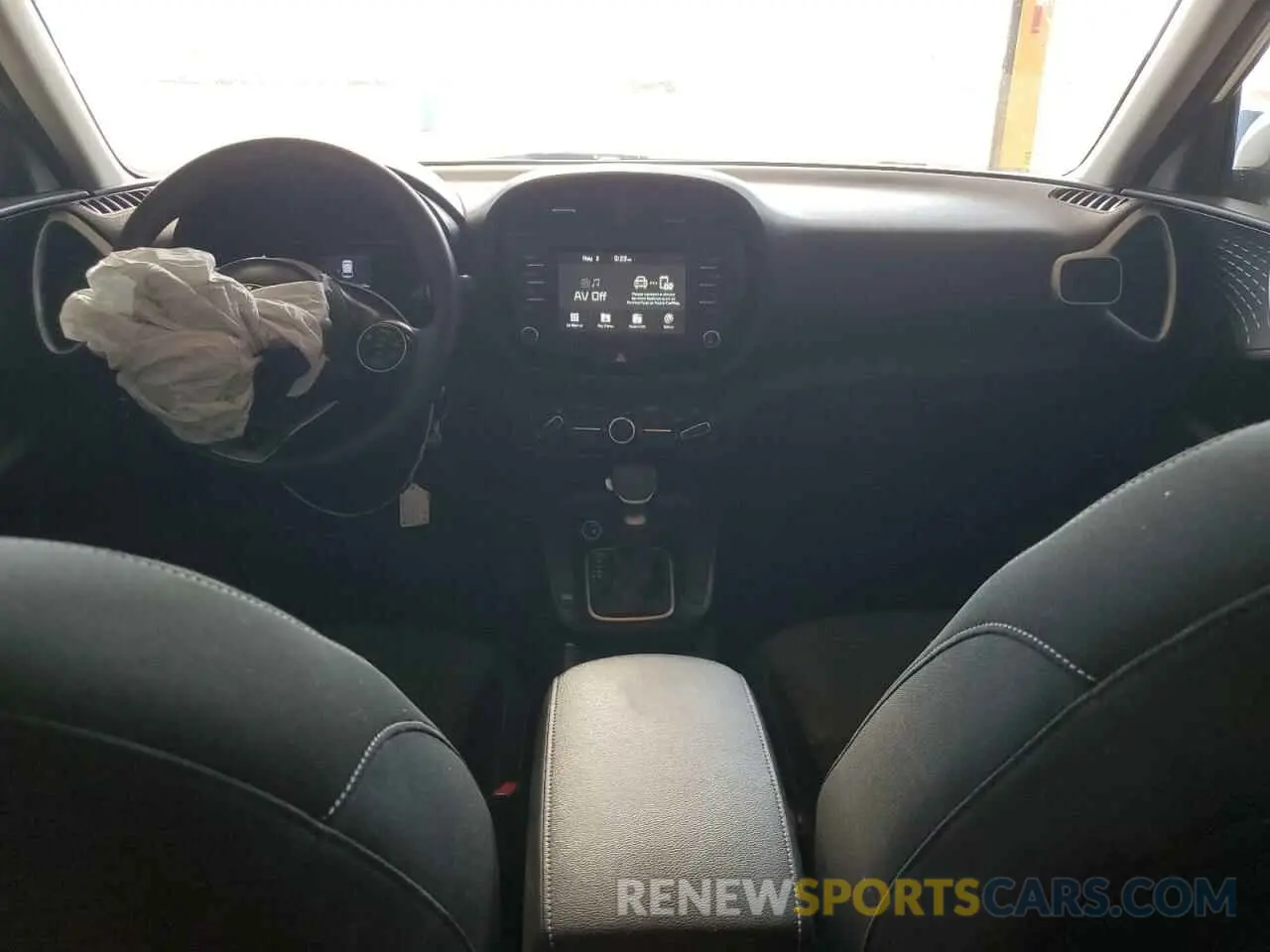 8 Photograph of a damaged car KNDJ23AU4L7014769 KIA SOUL 2020