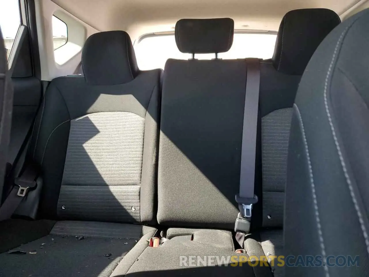 10 Photograph of a damaged car KNDJ23AU4L7015937 KIA SOUL 2020