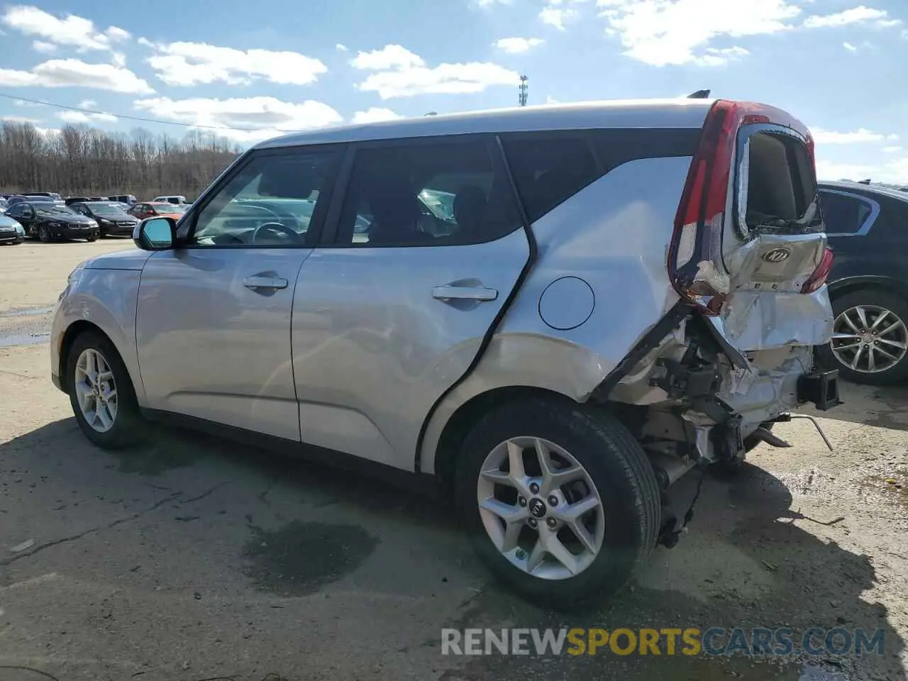 2 Photograph of a damaged car KNDJ23AU4L7015937 KIA SOUL 2020