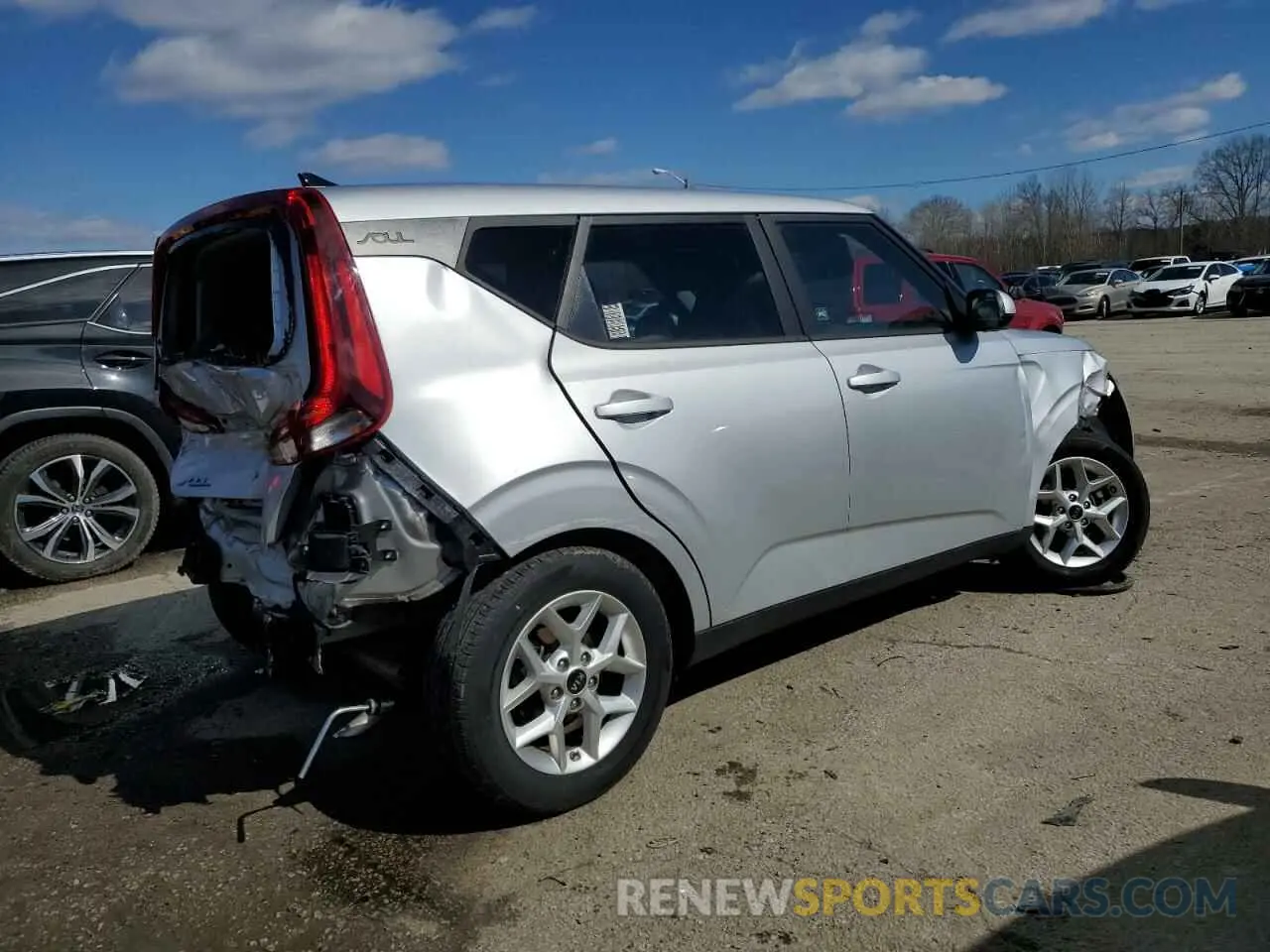 3 Photograph of a damaged car KNDJ23AU4L7015937 KIA SOUL 2020