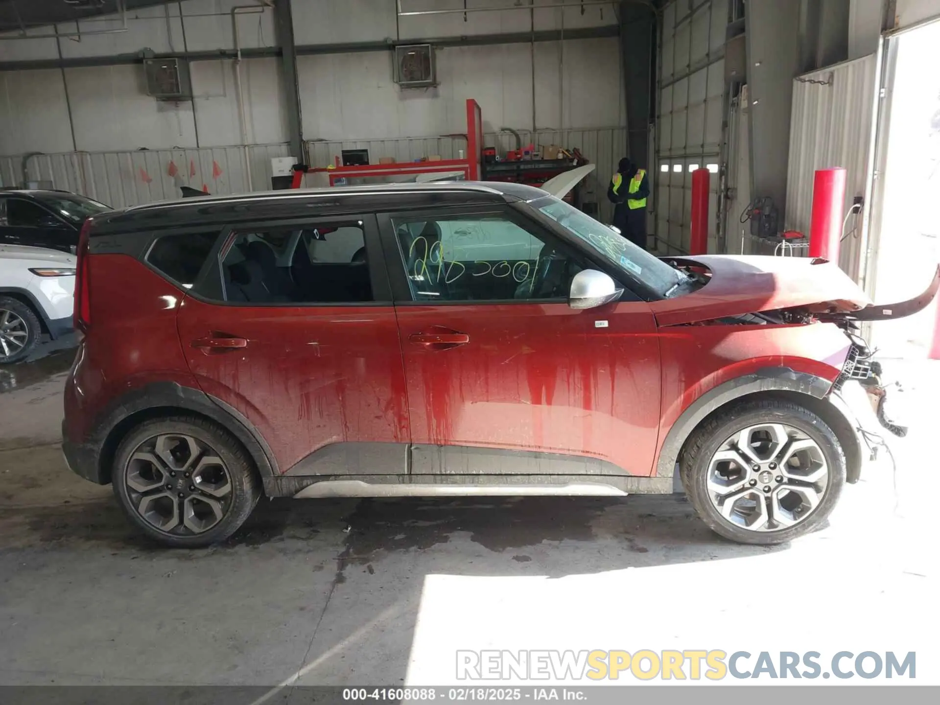 13 Photograph of a damaged car KNDJ23AU4L7050350 KIA SOUL 2020