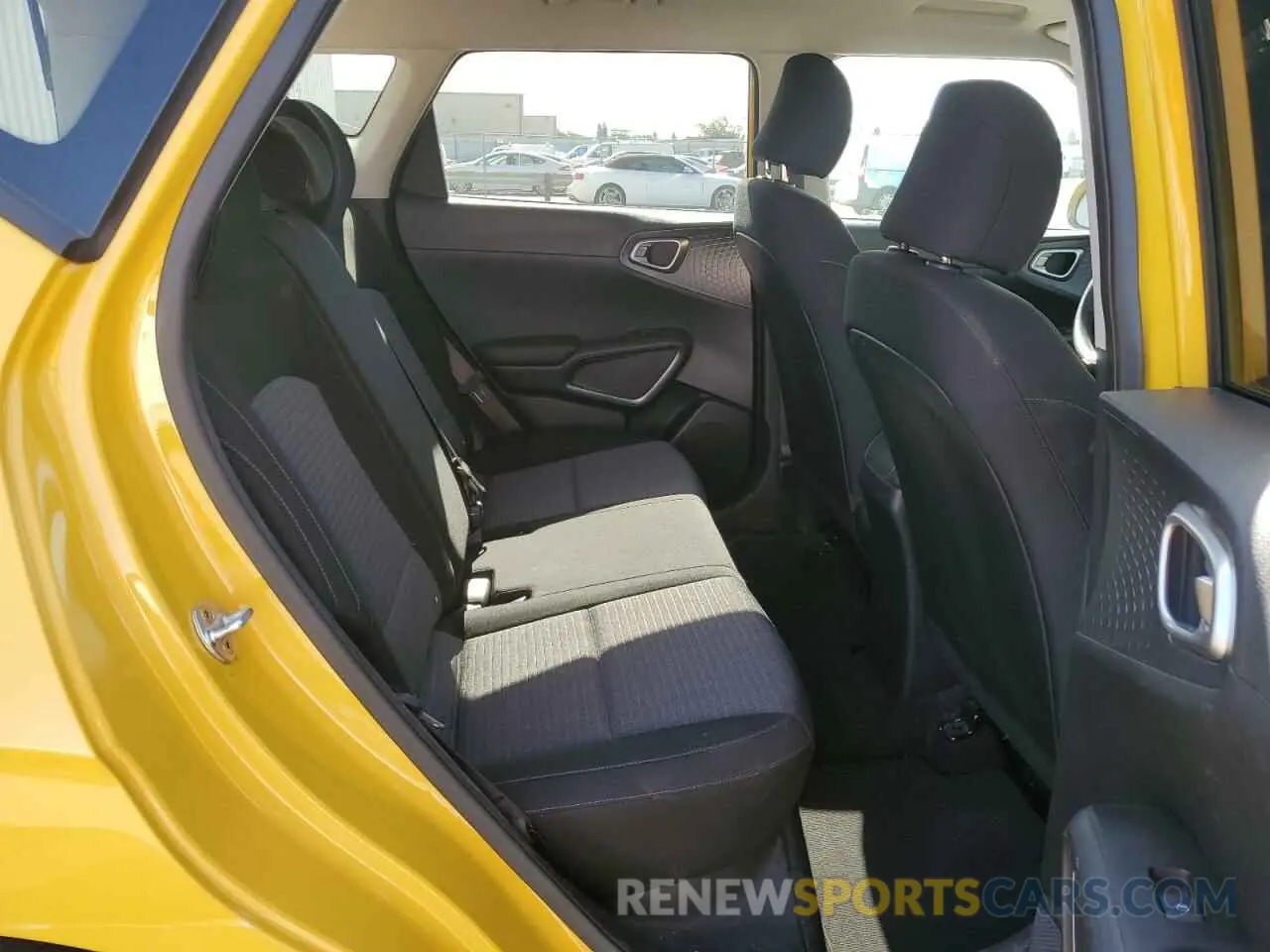 10 Photograph of a damaged car KNDJ23AU4L7051191 KIA SOUL 2020