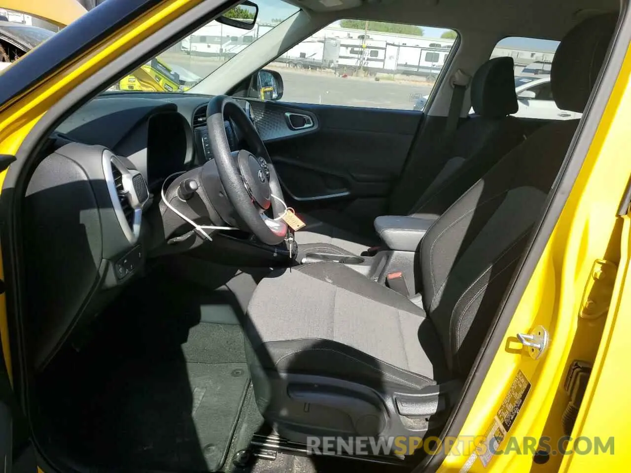 7 Photograph of a damaged car KNDJ23AU4L7051191 KIA SOUL 2020