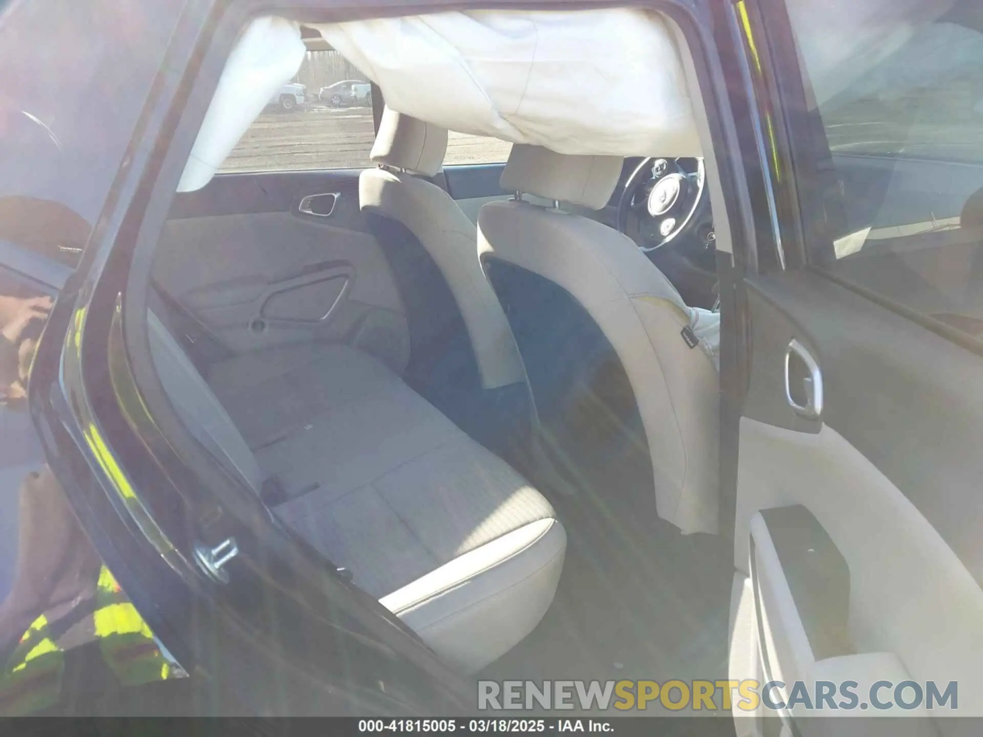 8 Photograph of a damaged car KNDJ23AU4L7061221 KIA SOUL 2020