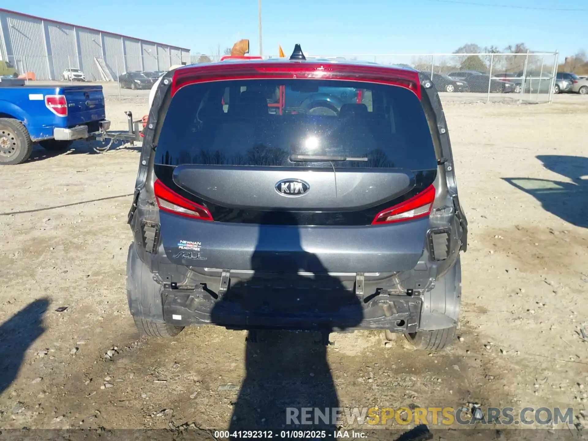 17 Photograph of a damaged car KNDJ23AU4L7107808 KIA SOUL 2020